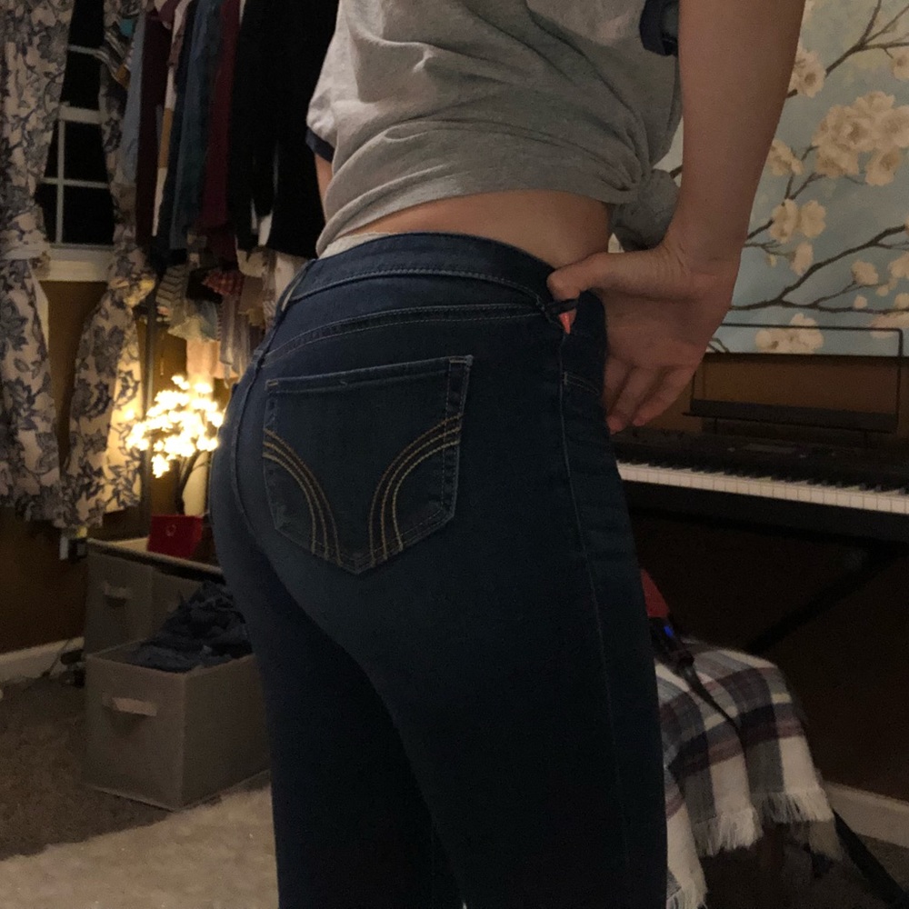 Hollister Low- Rise Dark Blue Skinny Jeans